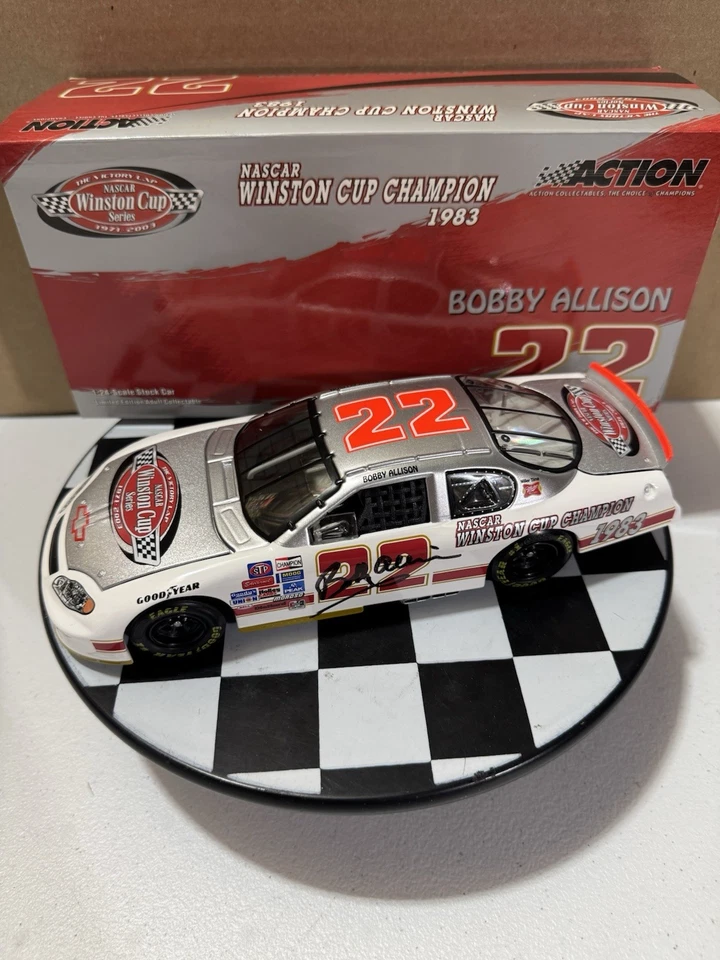 RARO AUTOGRAFIADO Bobby Allison #22 The Victory Lap 83 Cup Champion 1/24 Diecast Foto 2 de 4