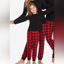 Unisex Kids Plaid Pajama Set, size 4-5Y