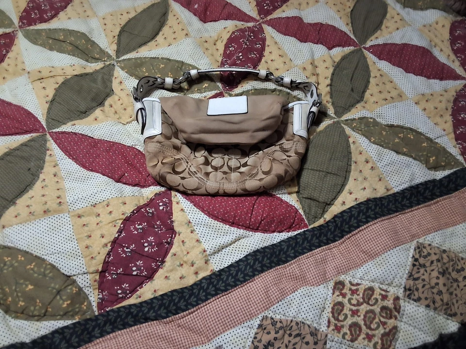 蔻驰复古Soho流浪汉限量版编织皮革表带 — 第 4/4 张图片