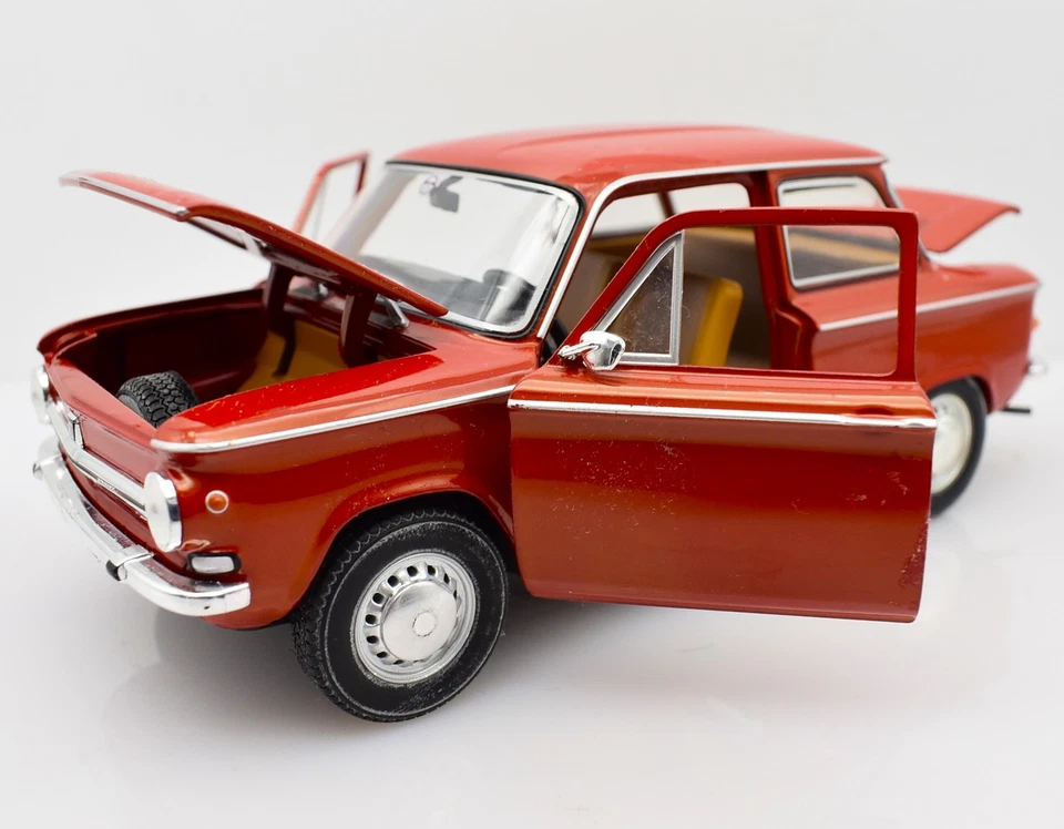 Modellino auto NSU PRINZ scala 1/24 diecast modellismo statico collezione rosso - Immagine 2 di 4