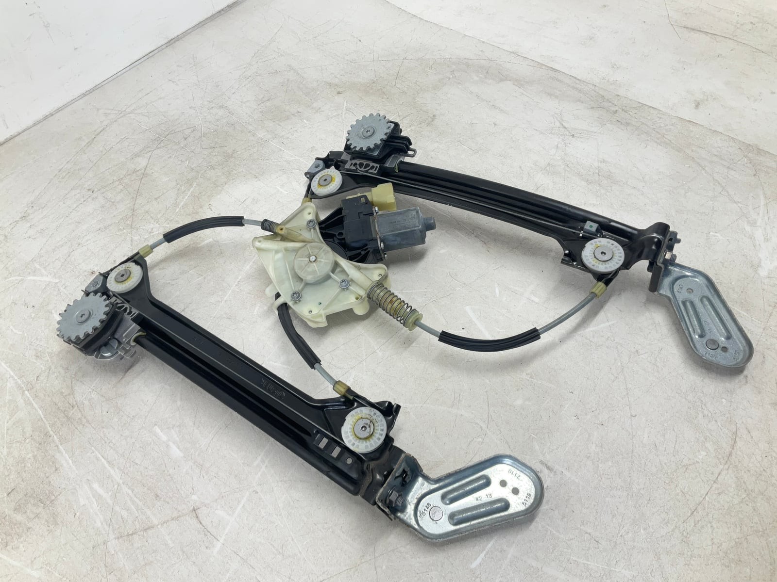 14-19 Maserati Ghibli Rear Right Door Window Regulator W/ Motor OEM