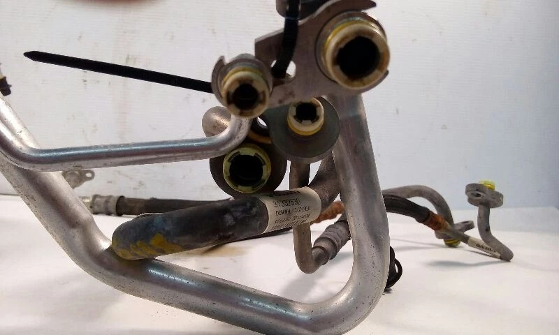 Volvo XC60 2015 mangueras de aire acondicionado 2,0 litros Foto 3 de 4