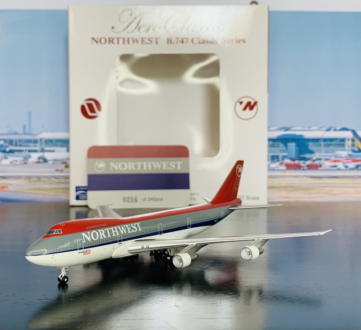 Northwest Airlines Aeroclassics 1:400 Boeing 747-200 Reg Northwest Airlines Aeroclassics 1:400 Boeing 747-200 Reg