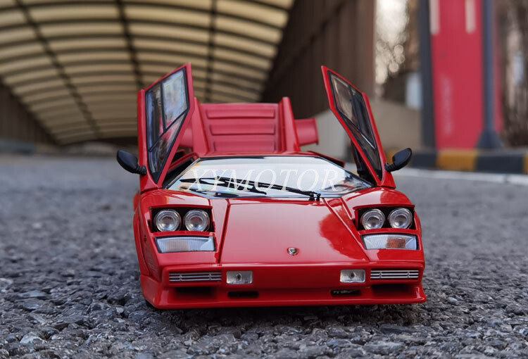 Kyosho 1:18 Lamborghini Countach LS500S Diecast model Car Red
