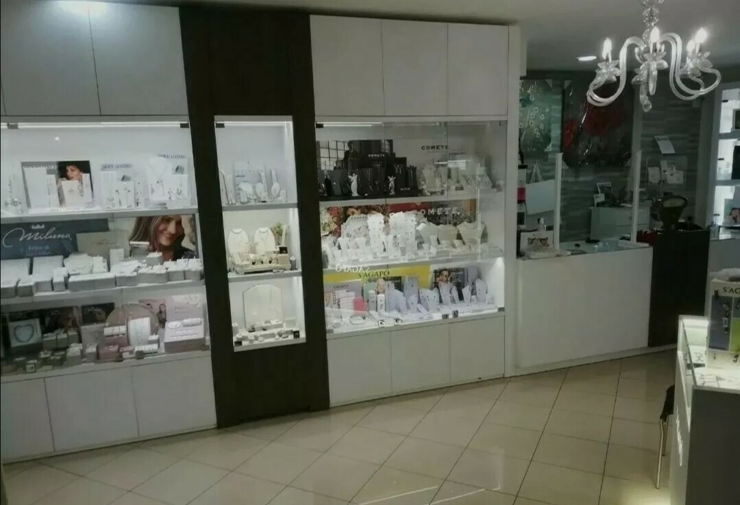 Foto 6 di 11
