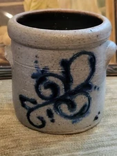 ROWE POTTERY WORKS SALT GLAZED FLOWER CROCK-1985- 3" H SIGNED