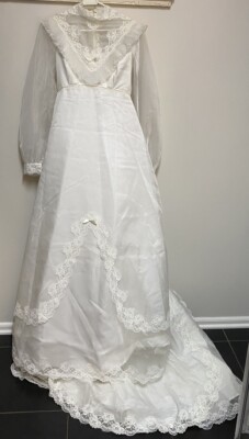 VTG White wedding dress 60 s 70 s Removable Train Prairie Cottage Union Made XS