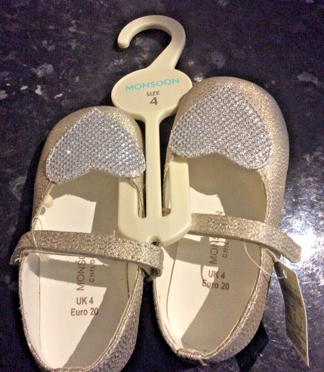 BNWT New Monsoon Children Girl’s Shoes Gold Glitter with Silver Heart UK4 EU 20