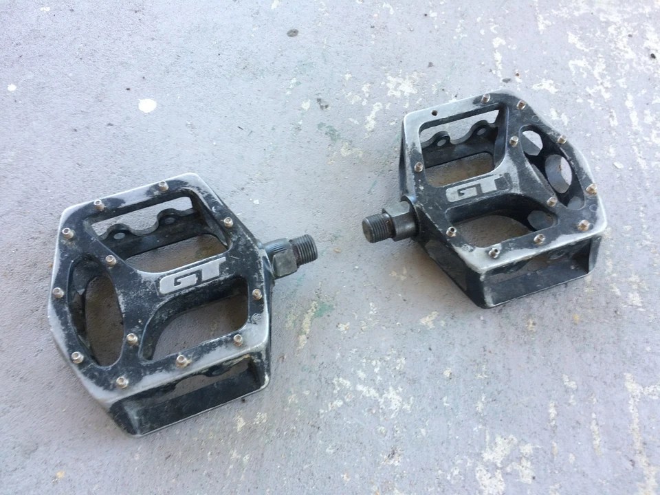 GT 1/2” Bmx MTB Pedales Pedal Set Mid School Buen Estado GT Bikes Logo DH BMX Foto 2 de 4