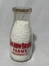 1964 Shadow Brook Farms Tunkhannock, PA. red pyro labels half pint Milk Bottle