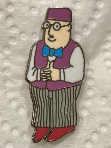 **NEW* Mr Benn ' Shopkeeper ‘ enamel badge. Retro, Kids, Childrens TV. - 第 1/1 張圖片