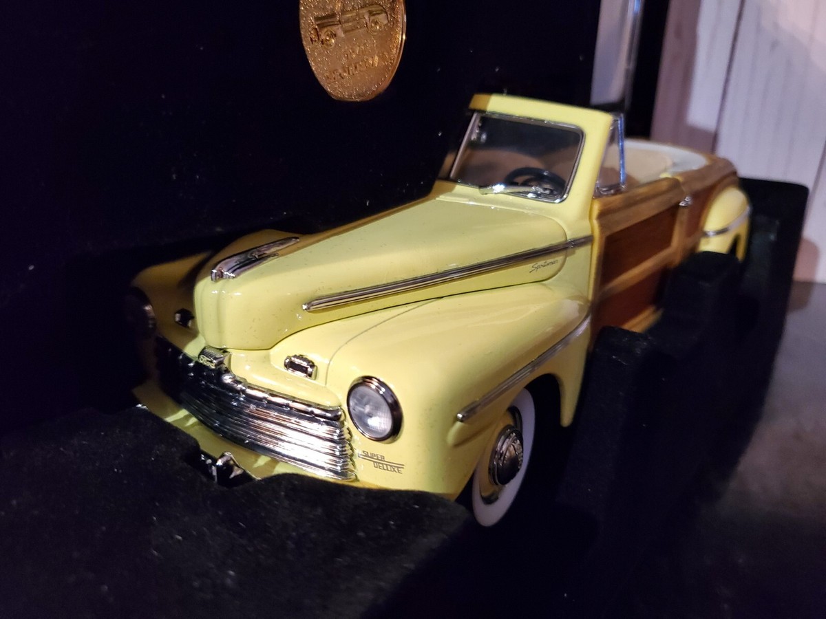 1/18 1946 Ford Sportsman ミニカー Road Signature 1/18 Scale Diecast 20048 - 1946 Ford