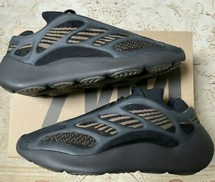adidas gazelle silver green womens Yeezy 700 V3 Copper Fade main image 0