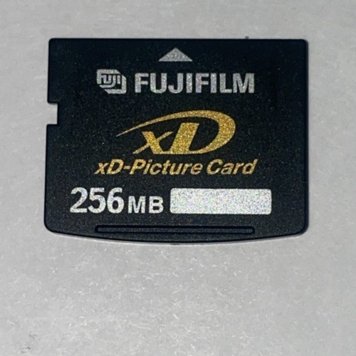 FUJIFILM FinePix F11 xDカード 256MB付 🔥 Fujifilm 🔥 xD Picture Card 256MB Memory Card (Fits Olympus