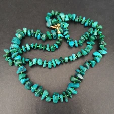 Vintage Eilat Necklace Natural Green Stone Chip King Solomon 23" Long Retro 70s