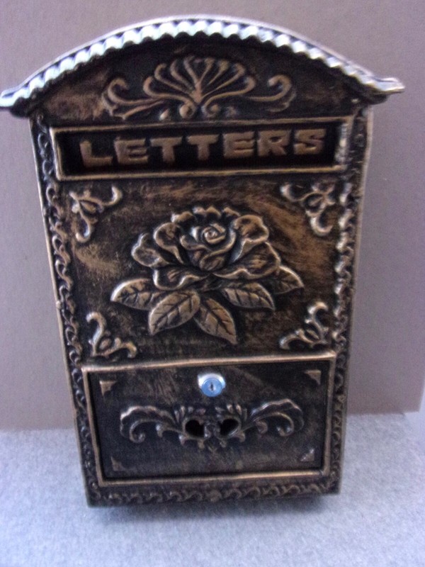Decorative Embossed Metal Wall-Mounted Mailbox 3 by 10 by 16 Inches 2 Keys NEW