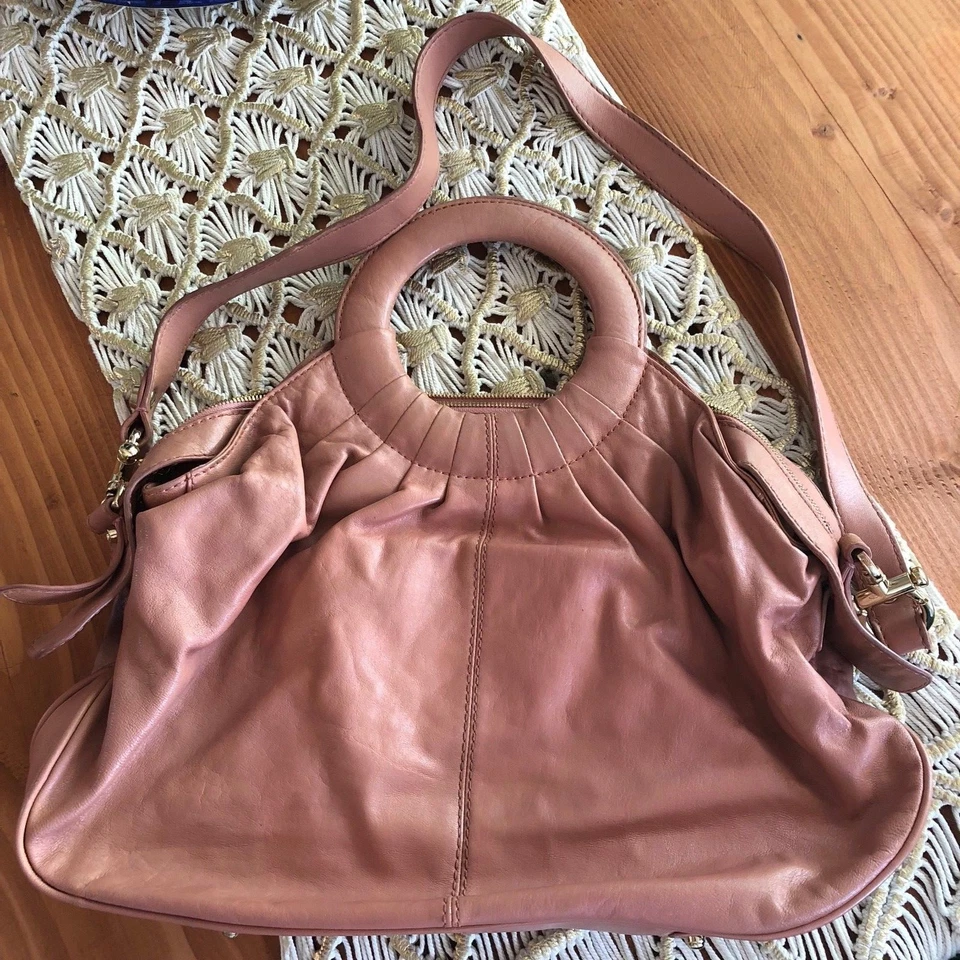 Bolso Bandolera GUSTTO Donna Torso Rosa Cuero con Flecos Boho-Fabuloso RARO USADO EN EXCELENTE ESTADO Foto 4 de 4
