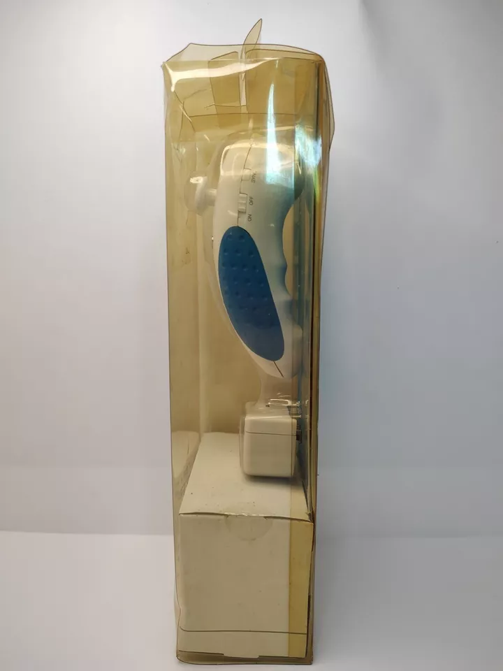 INTEC  WIRELESS NUNCHUCK CONTROLLER FOR NINTENDO WII WII U NEW - Image 2 of 4