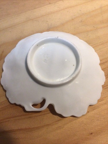White Porcelain Ceramic Leaf Shape Trinket Condiment Dish Stamped G - Picture 4 of 7