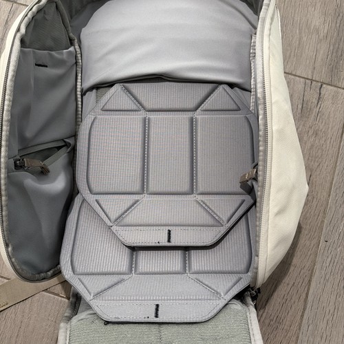 Peak Design Everyday Backpack - Bone, 15L - Picture 5 of 6