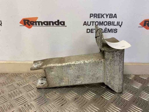 BMW X3 E83 Stoßstangenhalter vorne links 13824310 2.00 Diesel 110kw 31606458