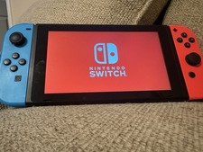 Nintendo Switch 32GB Console Blue/Red Joy-Con Wi‑Fi USB-C HAC-001 2018
