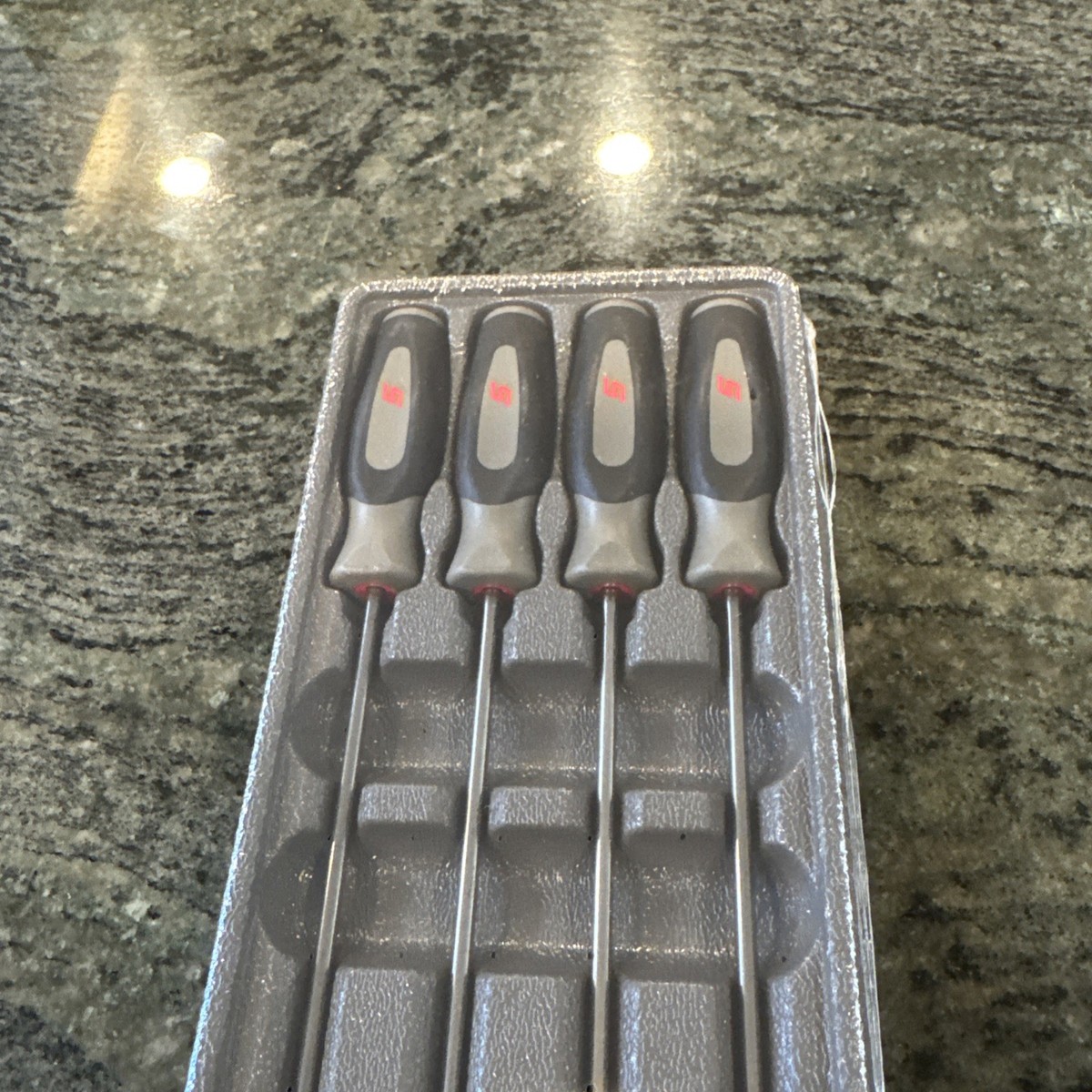 Pia　クリスティーナ　セット　新品未使用 Snap On sglasa204cdt 4 pc long soft grip pick set in dark titanium