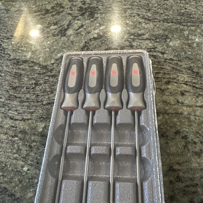 ぽん スナップ、クラックル２体セット。 Snap On sglasa204cdt 4 pc long soft grip pick set in dark titanium