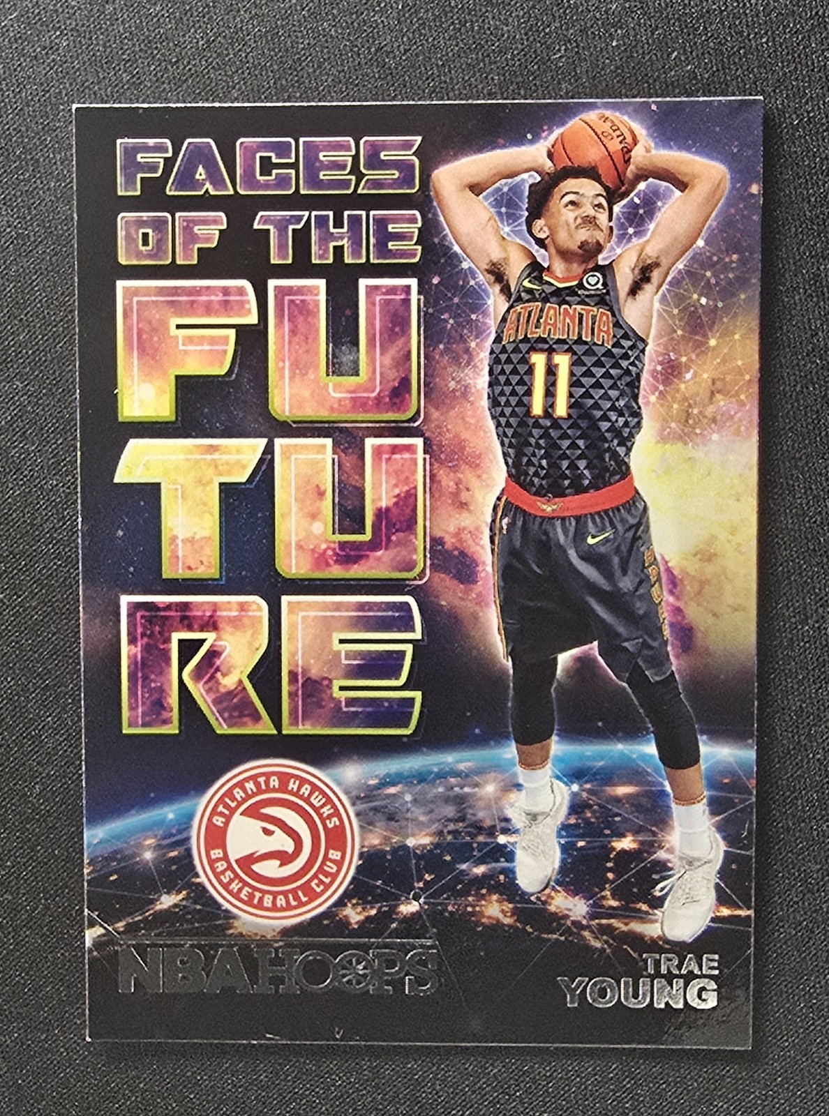 2018-19 Hoops #5 Trae Young Faces of the Future Rookie E1