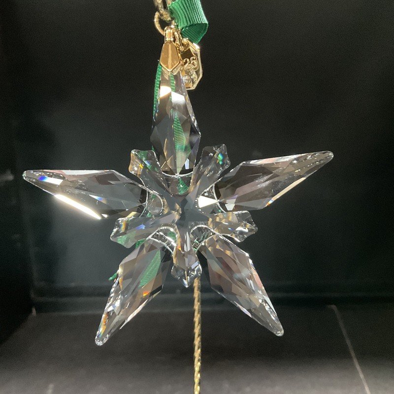 New 2025 Annual Swarovski Star Crystal Ornament #121436