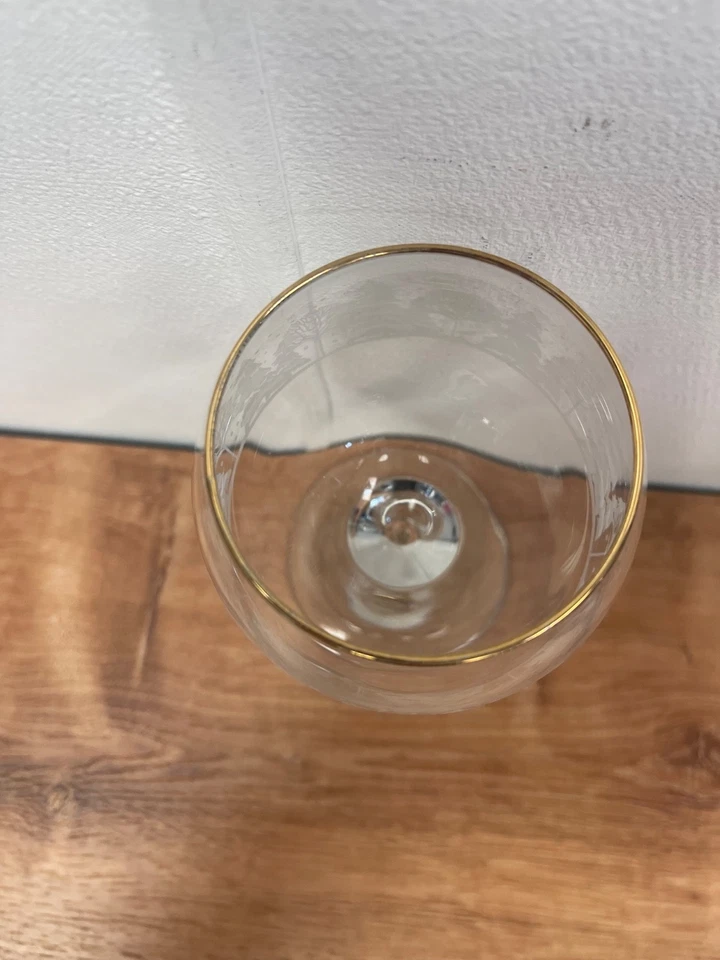 Juego de 2 copas de vino LIBBEY Winter Wonderland Tree grabadas con tallo vintage Foto 3 de 4