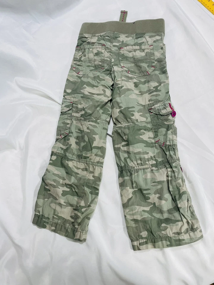 Pantalones de Carga Niñas Desteñidos Gloria Camuflaje Verde Acentos Rosa Enrollables Talla 6/6x Foto 2 de 4