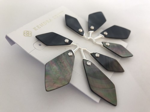 Nuevos Pendientes Destacados Kendra Scott Malika Negro Madre Perla, Plata Brillante - Imagen 5 de 5