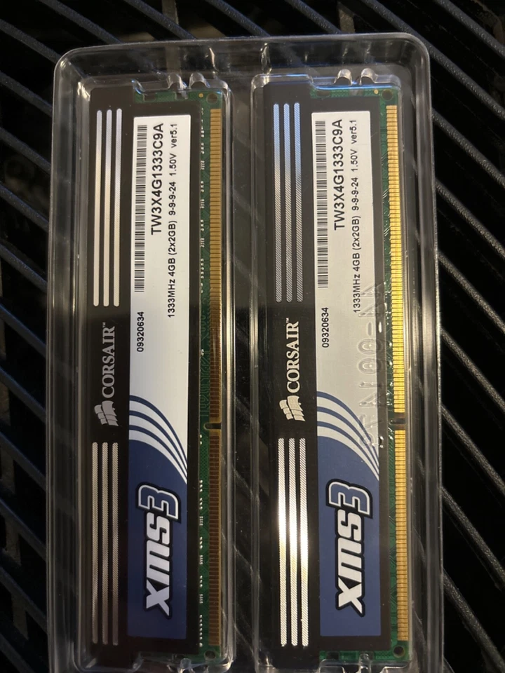 Corsair TW3X4G1333C9A XMS3 4GB (2x2GB) DDR3 1333 MHz (PC3 10666) Desktop Memory - Image 2 of 3