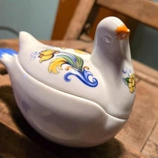 Vintage Elizabeth Arden porcelain bird Dove Ceramic Trinket Vanity Jewelry Box