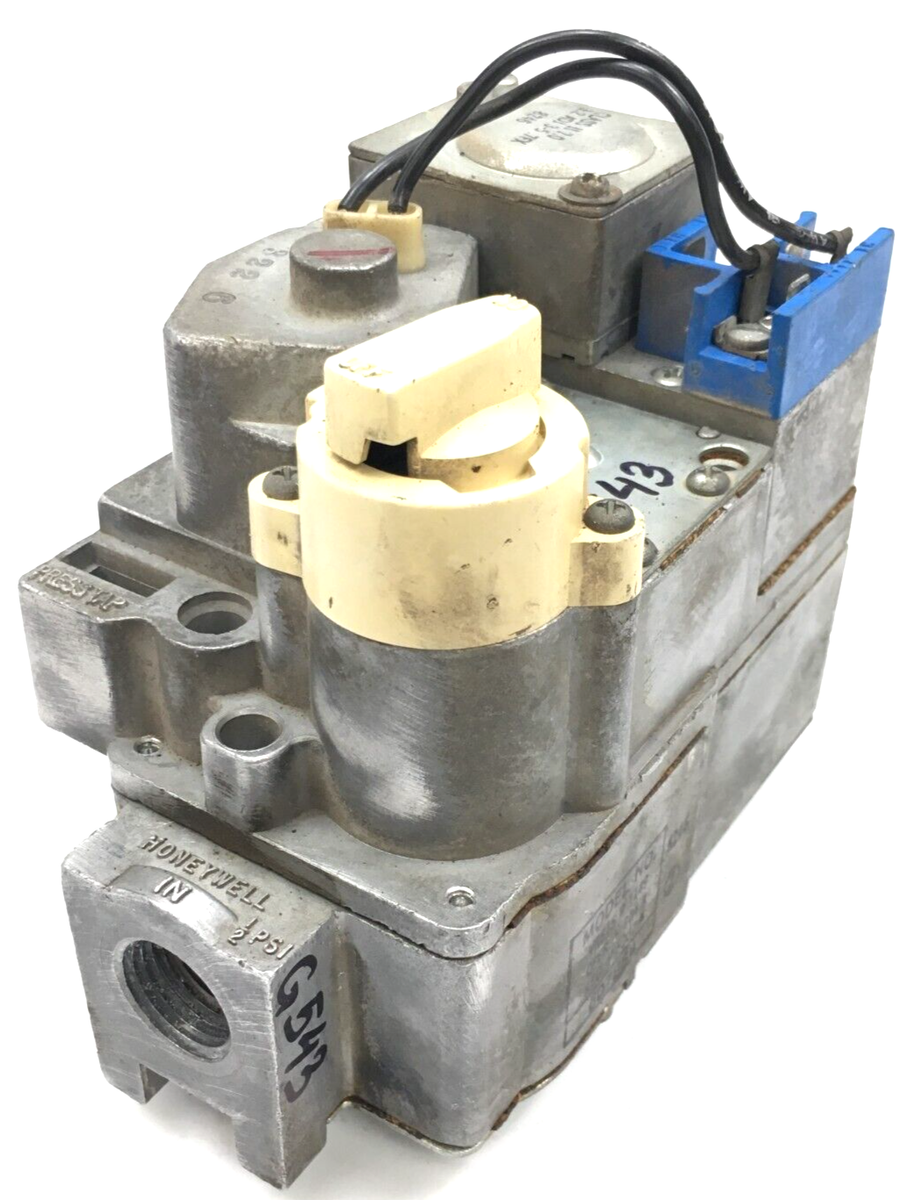 Honeywell VR845 P 1149 HVAC Furnace Gas Valve p/n 607884 1/2
