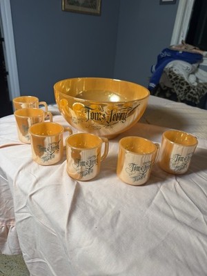 Vtg Tom & Jerry Christmas Punch Bowl Set Fire King Peach Lustreware 6 Cups