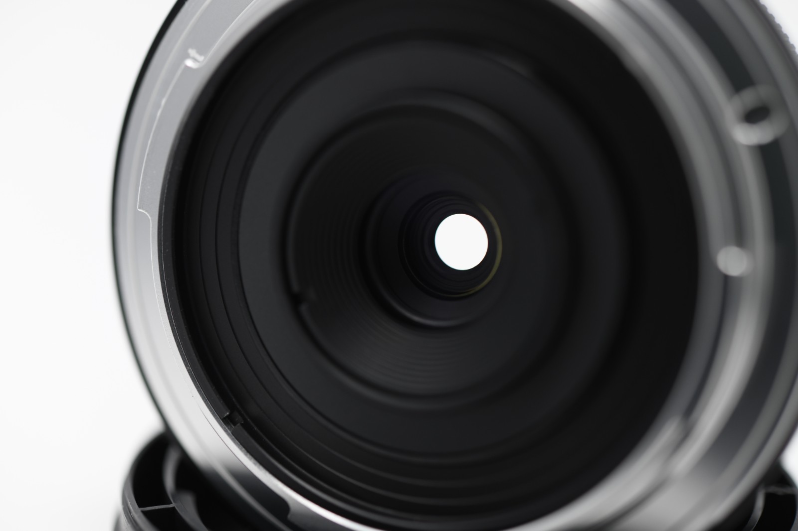 7artisans 18mm F5.6 Full Frame Wide Angle Pancake Lens for L-Mount Cameras