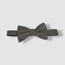 Ryan Seacrest Distinction Men's Gray Solid Adjustable Pre-Tied Bow Tie