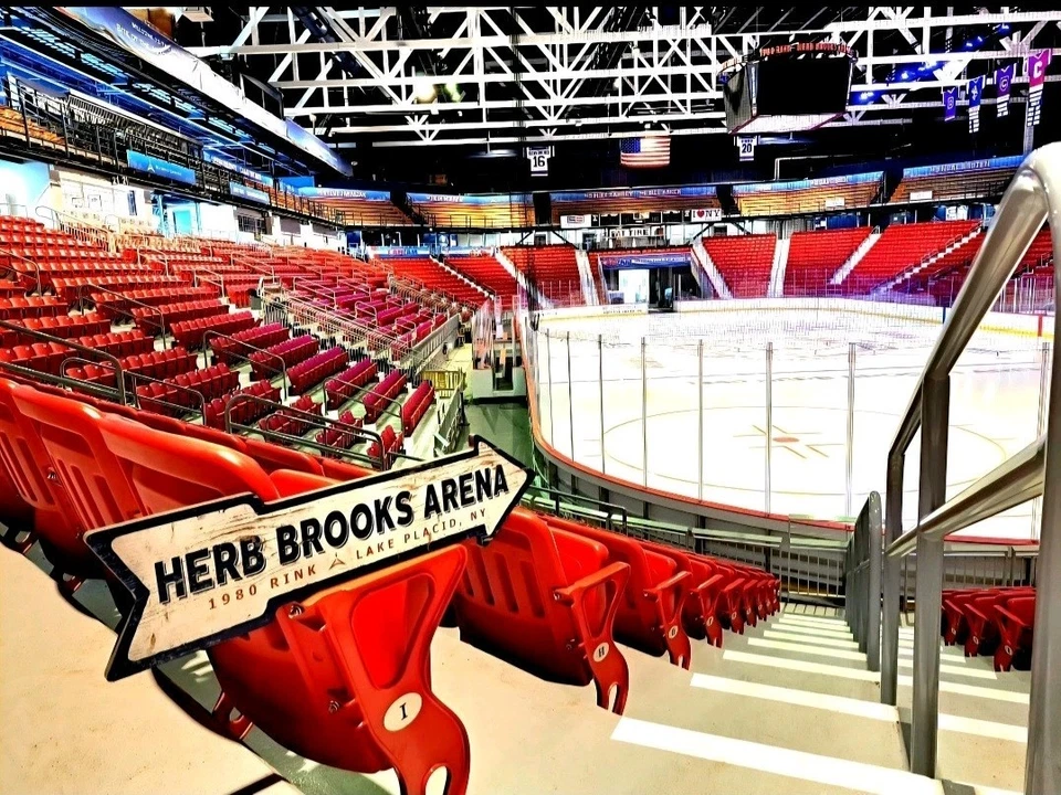 Letrero Miracle On Ice Herb Brooks Arena 1980 EE. UU. Hockey Lake Placid Foto 4 de 4