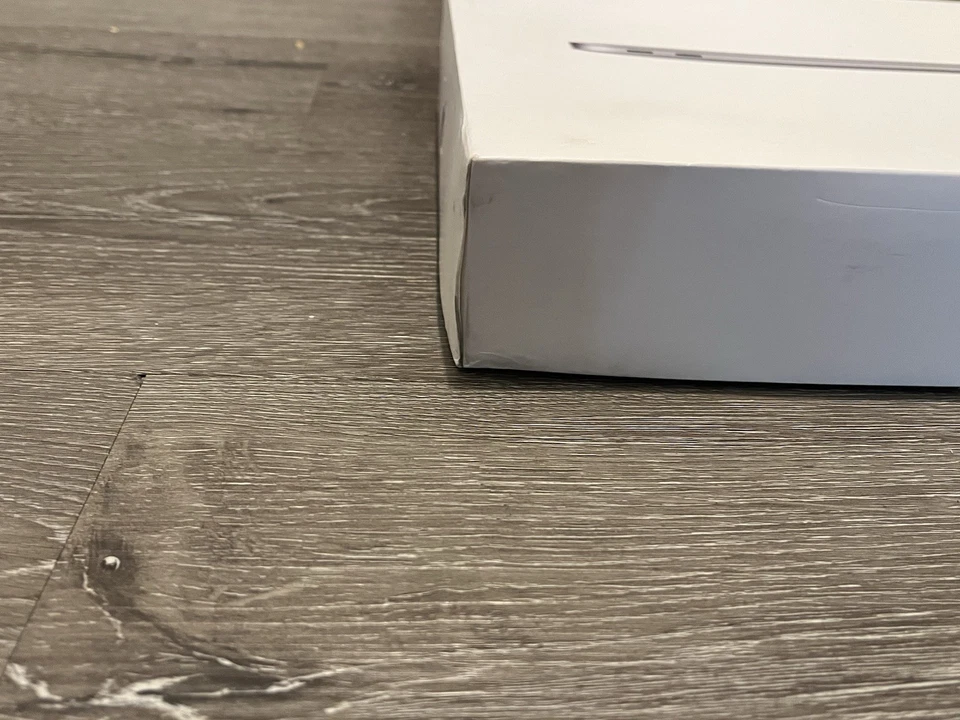 Apple MacBook Air 13" Modelo A2337 Plateado 512GB SSD Solo Caja Vacía Foto 2 de 4