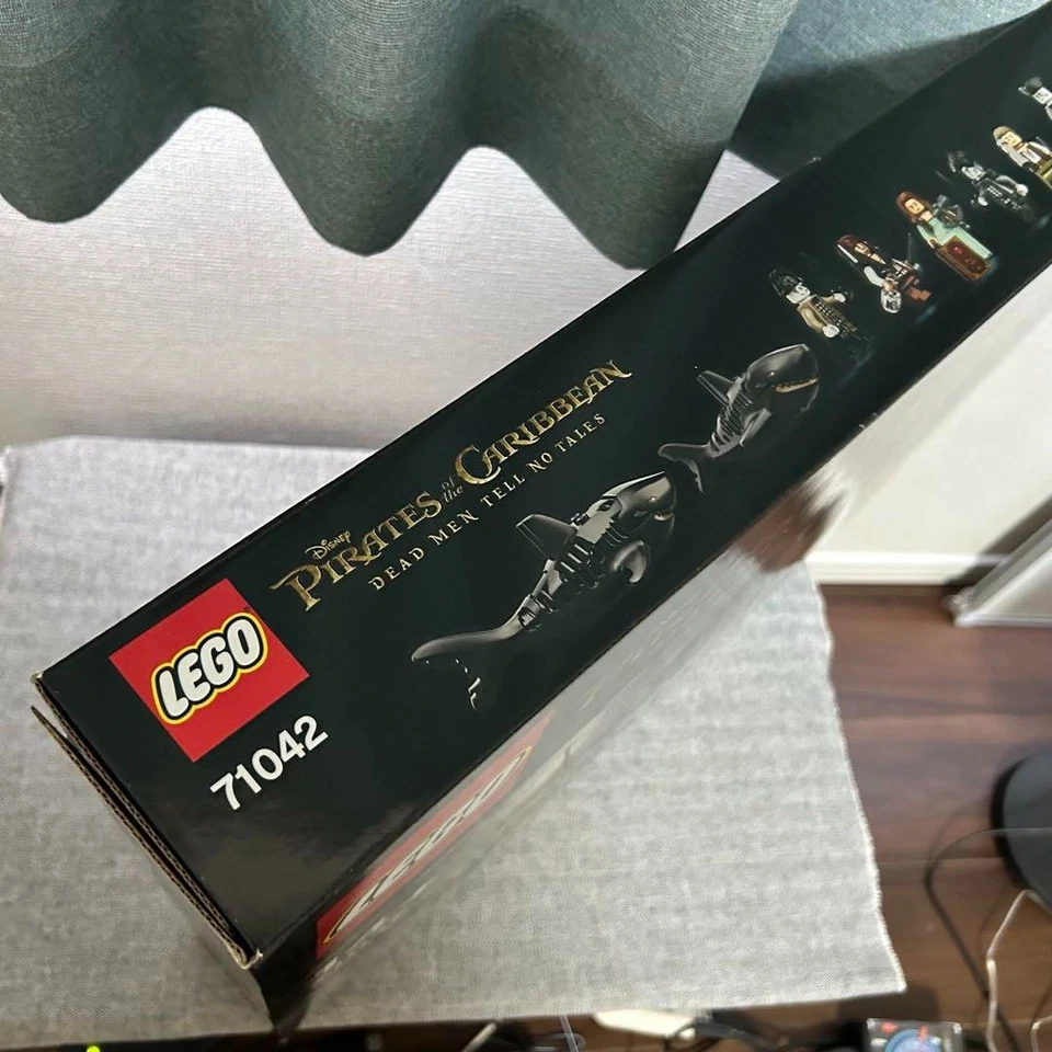 LEGO Pirates of the Caribbean Silent Mary 71042 Ship Set Retired Disney Hobby - Image 3 of 4