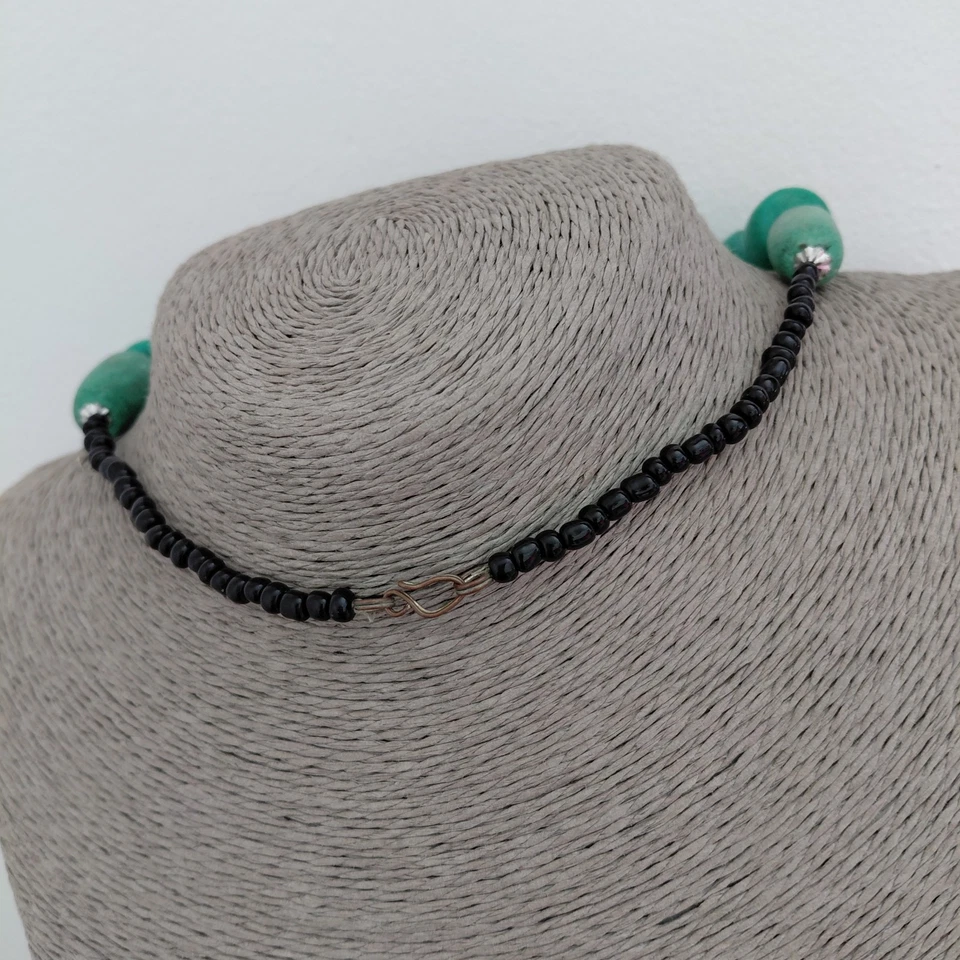 Vintage Necklace Green Stone Beads Black Glass Hippy Bohemian Jewellery - Image 4 of 4