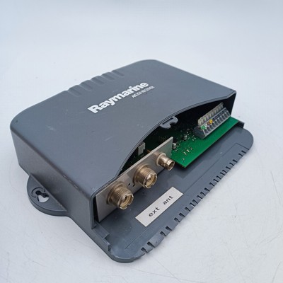 Raymarine AIS 250 RECEIVER E03015 AIS250 SeaTalk f/C70 C80 E80 E120 MFD Plotter