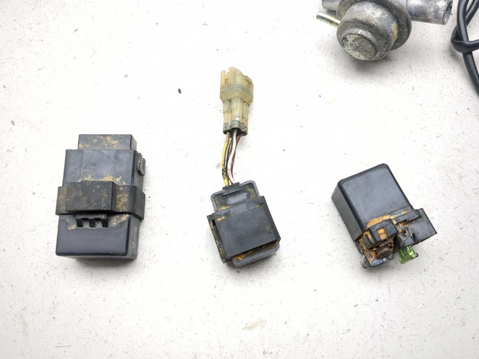 02 Kawasaki Vulcan 1500 Classic VN1500 Juego de relés regulador de voltaje soporte Foto 3 de 4