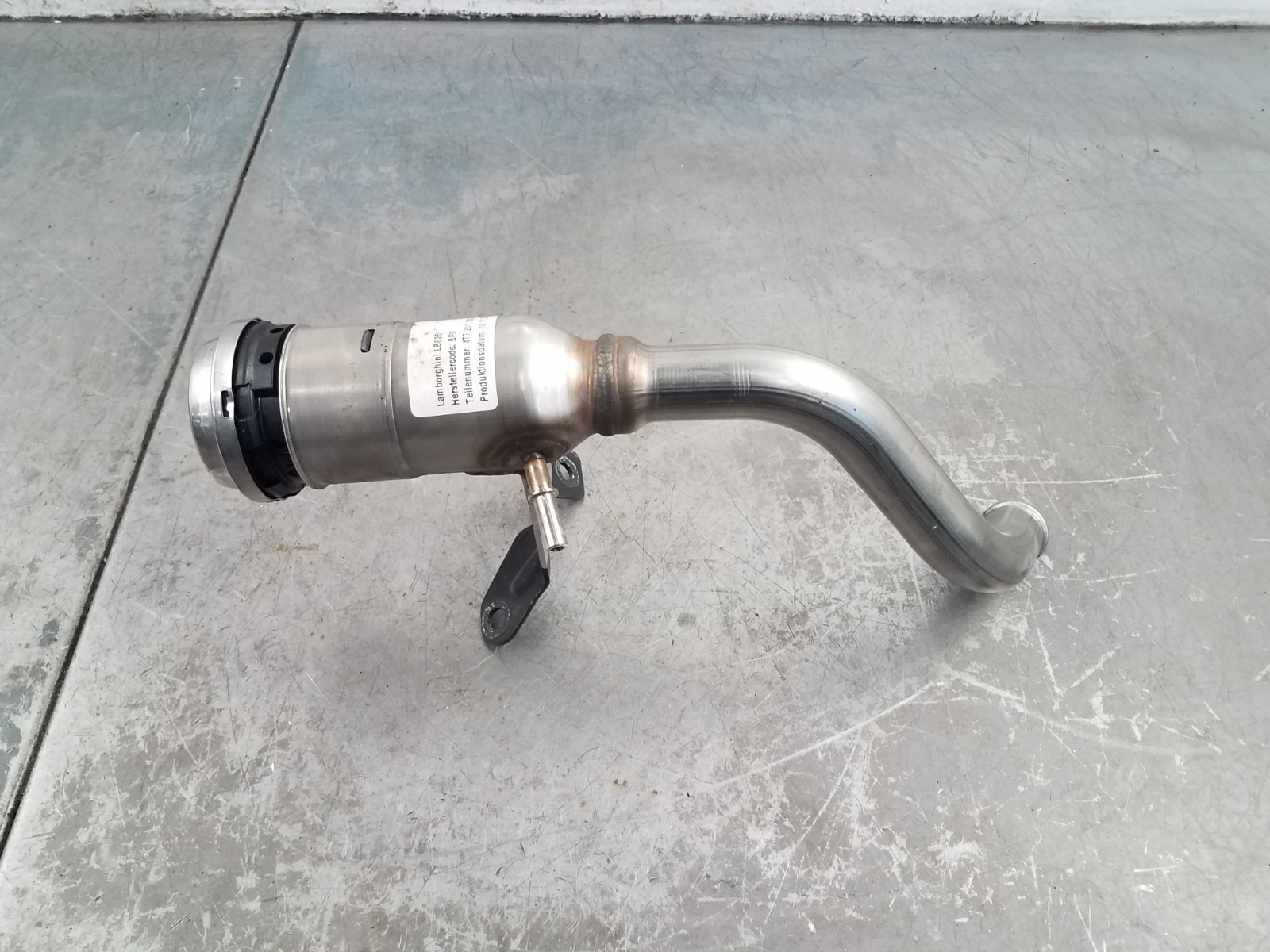 Lamborghini Huracan EVO Spyder 2020 Fuel filler neck