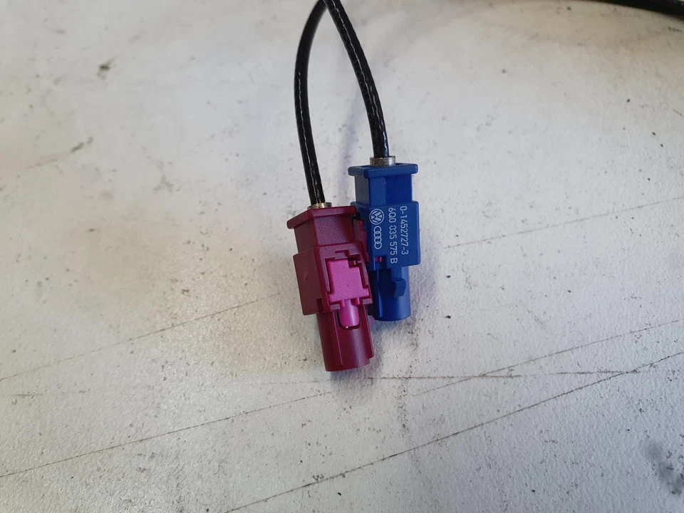 ANTENA VOLKSWAGEN PASSAT 3C/MK6 B6, 03/06-09/10, 3C0035507N Foto 4 de 4