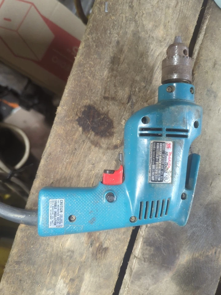 Taladro de colección Makita DP3720 10 mm con cable azul con llave mandril velocidad variable probado Foto 2 de 4