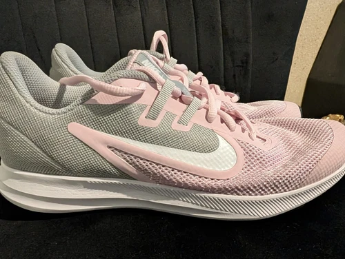 Nike Downshifter AR4135 601 rosa e grigio taglia UK 6 ?