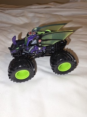 Spin Master Monster Jam Bakugan Dragonoid Monster Truck  1:64 Scale Green Rims